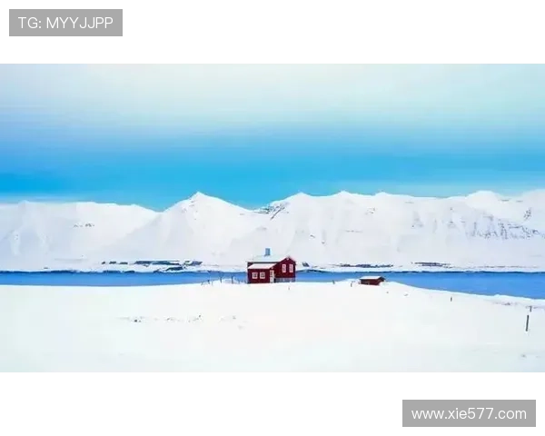 辛德胡这生活简直像是高冷明星，训练时冰山一角，下场后秒变夜店主角？